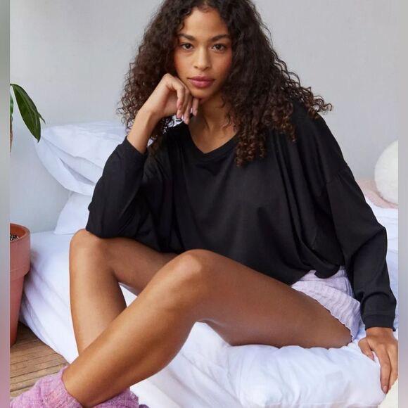 Urban out from under addison cozy cutoff cropped black tee  shirt size XS - Picture 7 of 14